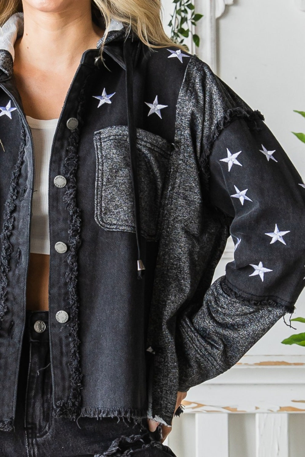 Veveret Star Embroidered Hooded Denim Jacket-Jewearrings