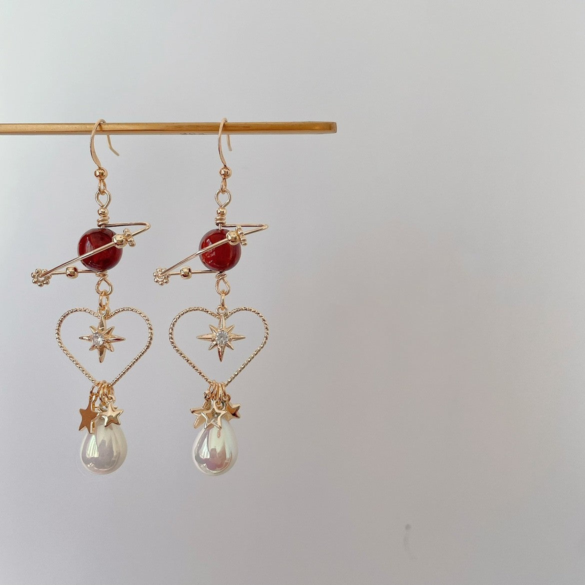 Red Planet Star Earrings Personality Love Pearl Ear Clips-Jewearrings