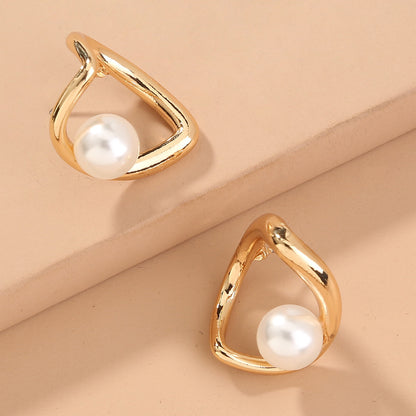 Metal Hollow Love Pearl Earrings Women Simple Retro Fashion All-match Earrings-Jewearrings