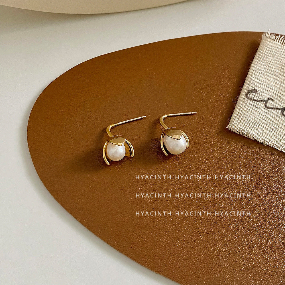 Simple Metal Petal Natural Pearl Earrings-Jewearrings