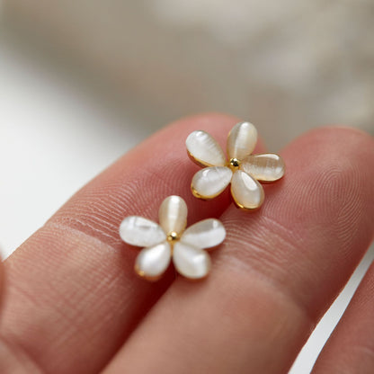 Small Opal Flower Stud Earrings Fashion Simple-Jewearrings