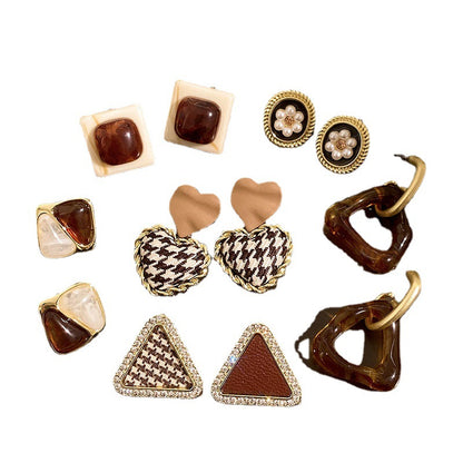 Women's High Sense Fashion Special-interest Brown Retro Stud Earrings-Jewearrings