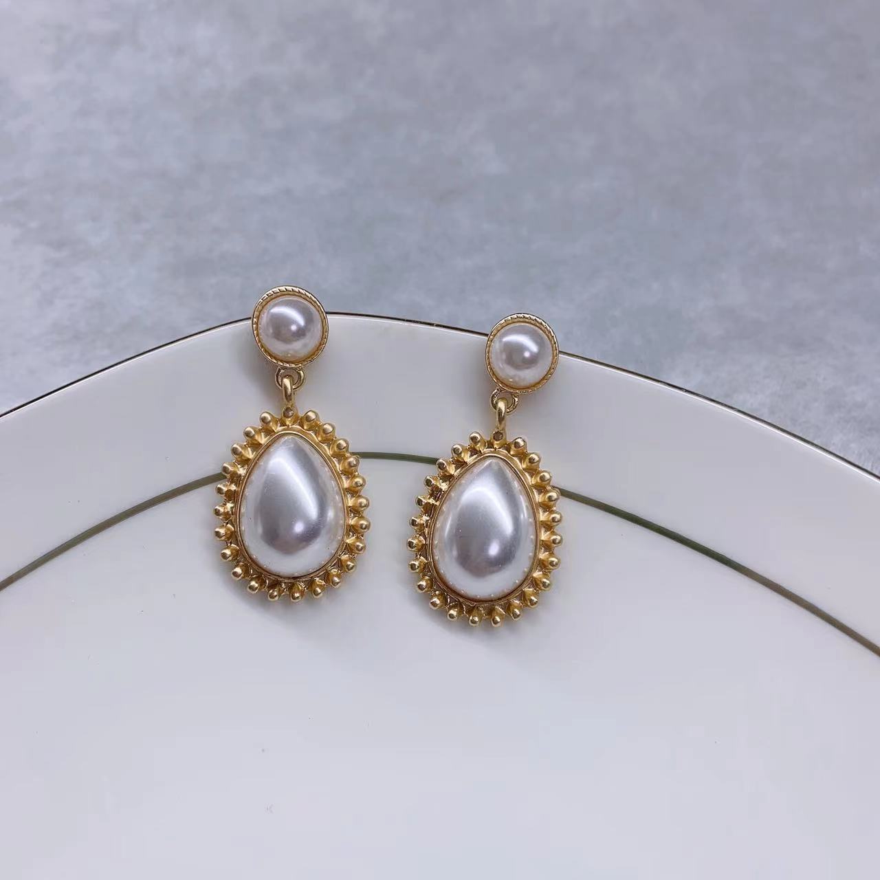 Sterling Silver Needle Hong Kong Style Retro Pearl Stud Earrings Elegant Water-drop Eardrops-Jewearrings