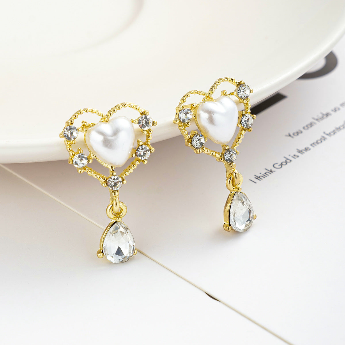 Simple Vintage Pearl Love Heart Stud Earrings-Jewearrings