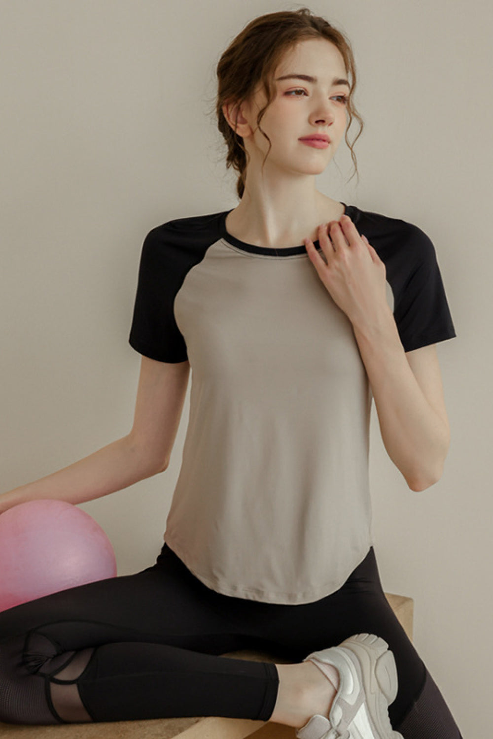 Round Neck Short Raglan Sleeve T-Shirt-Jewearrings