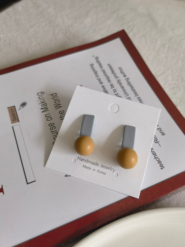 Japanese And Korean Contrasting Color Geometric Ball Stud Earrings-Jewearrings