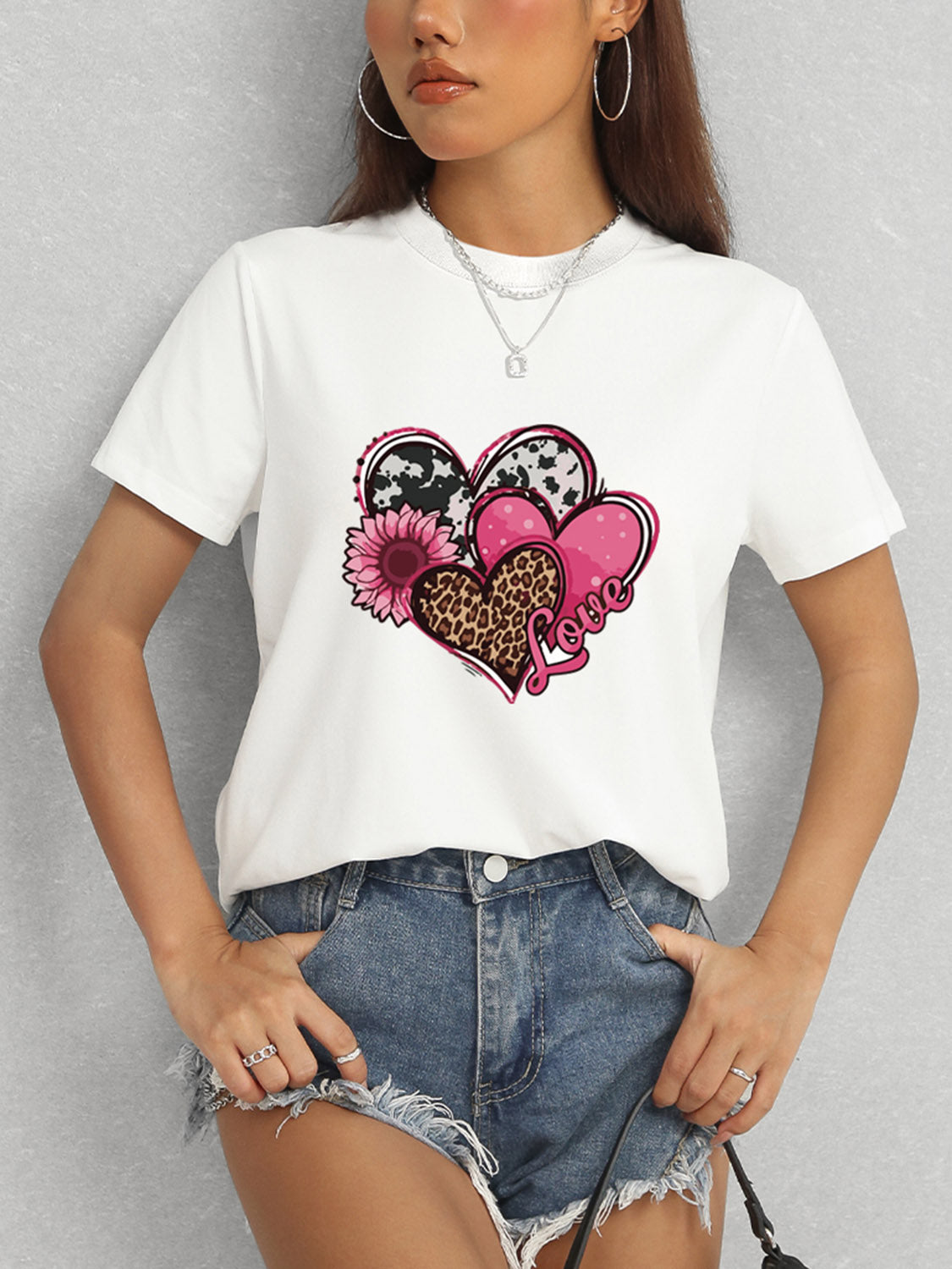 Heart Round Neck Short Sleeve T-Shirt-Jewearrings