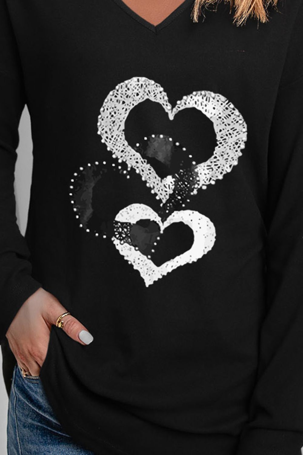 Heart Contrast V-Neck Long Sleeve Tee-Jewearrings