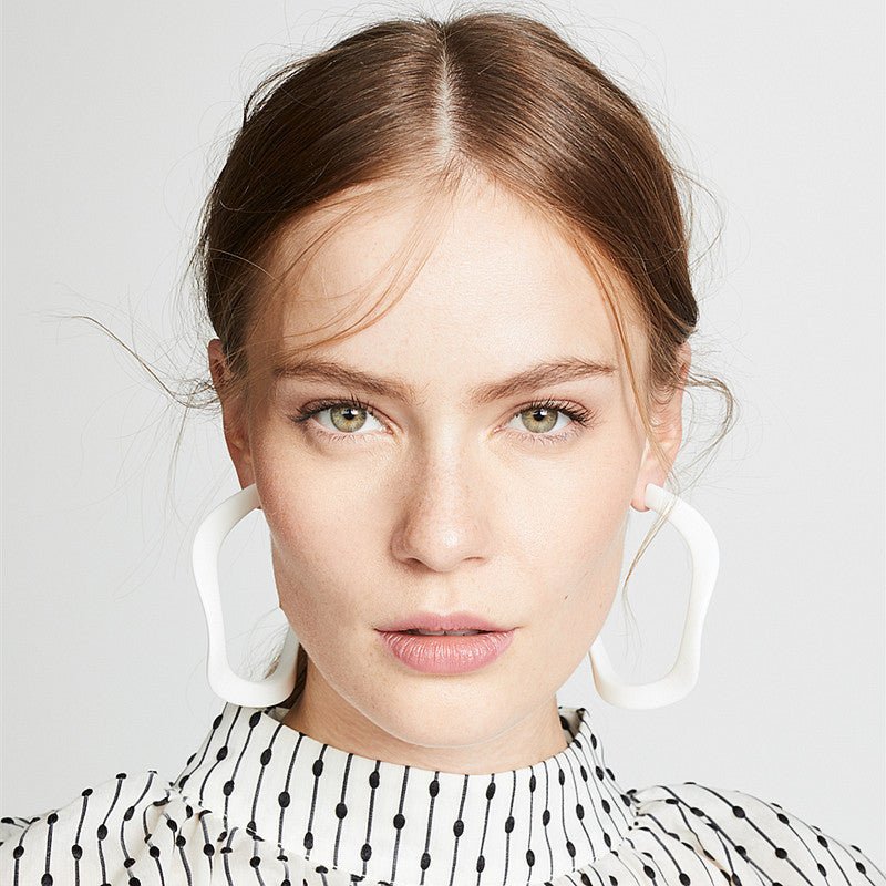 Acrylic C-shaped earrings-Jewearrings