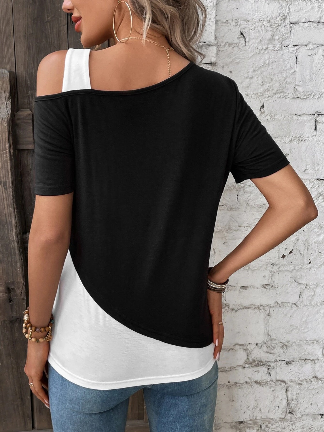 Contrast Asymmetrical Neck Short Sleeve T-Shirt-Jewearrings