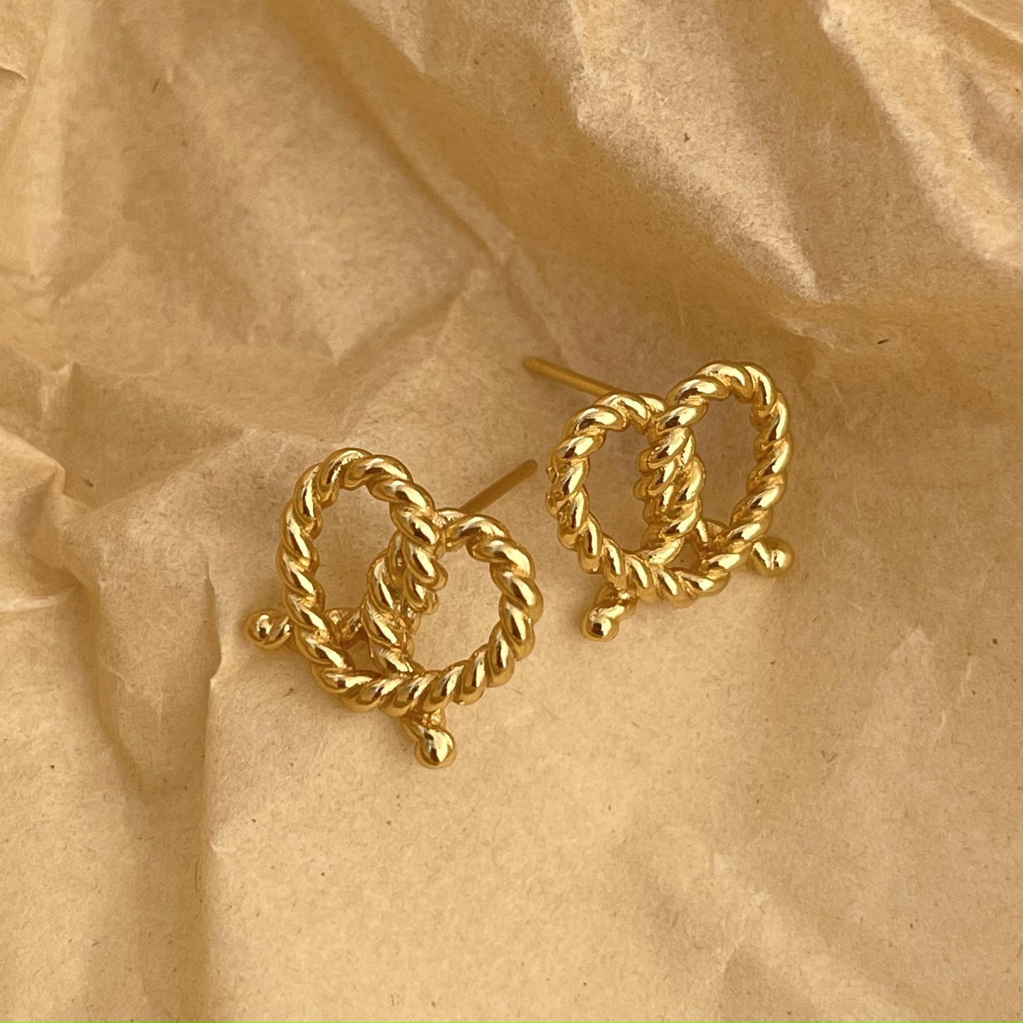 Women's Sterling Silver Twist Knotted Heart Stud Earrings-Jewearrings