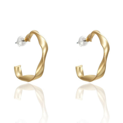 Alloy Hoop Earrings Women's Golden Noble Bohemian Trinkets-Jewearrings