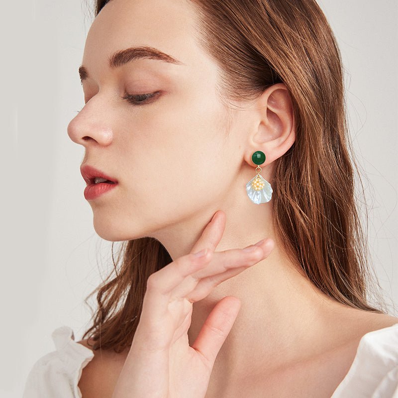 Ancient Stud Shell Earrings-Jewearrings