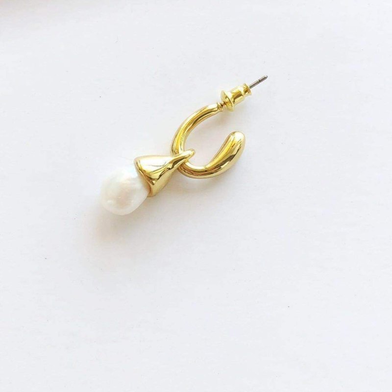 Asymmetrical Earrings With Gold-plated And Pearls-Jewearrings