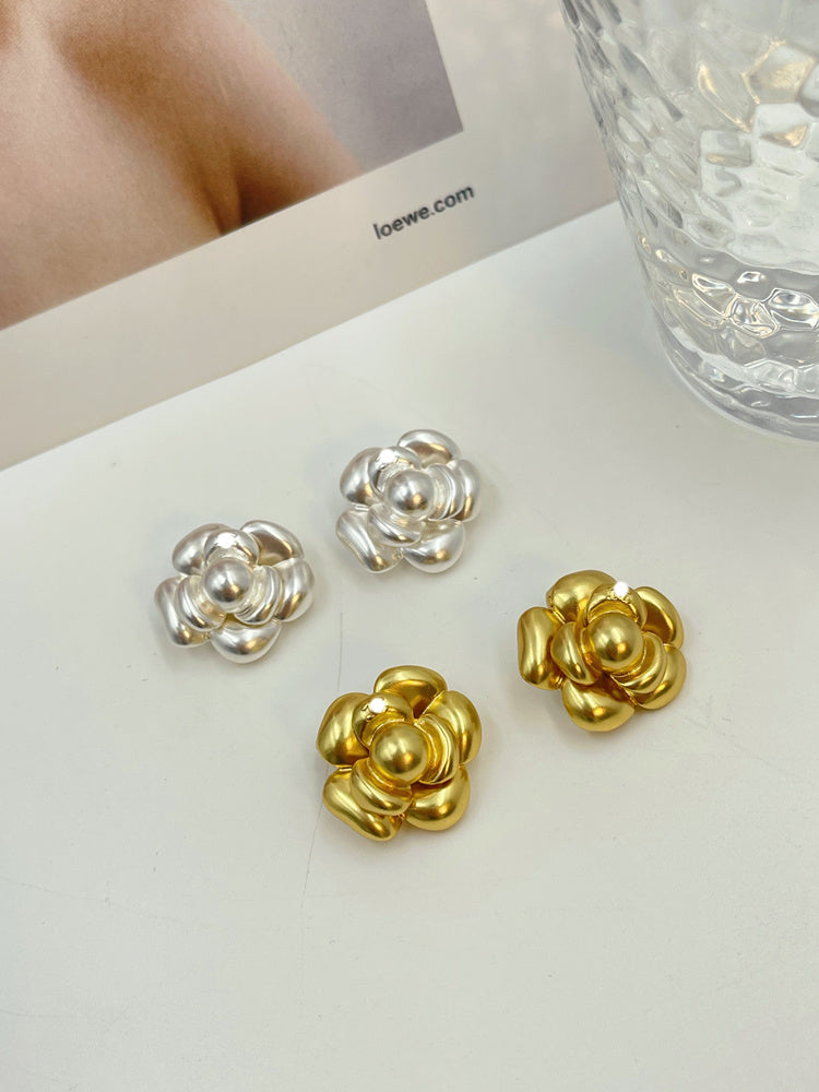 Small Fragrance Camellia Stud Earrings Retro Elegant Middle Age-Jewearrings