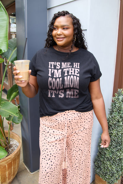 Simply Love Full Size IT'S ME,HI I'M THE COOL MOM IT'S ME Round Neck T-Shirt-Jewearrings