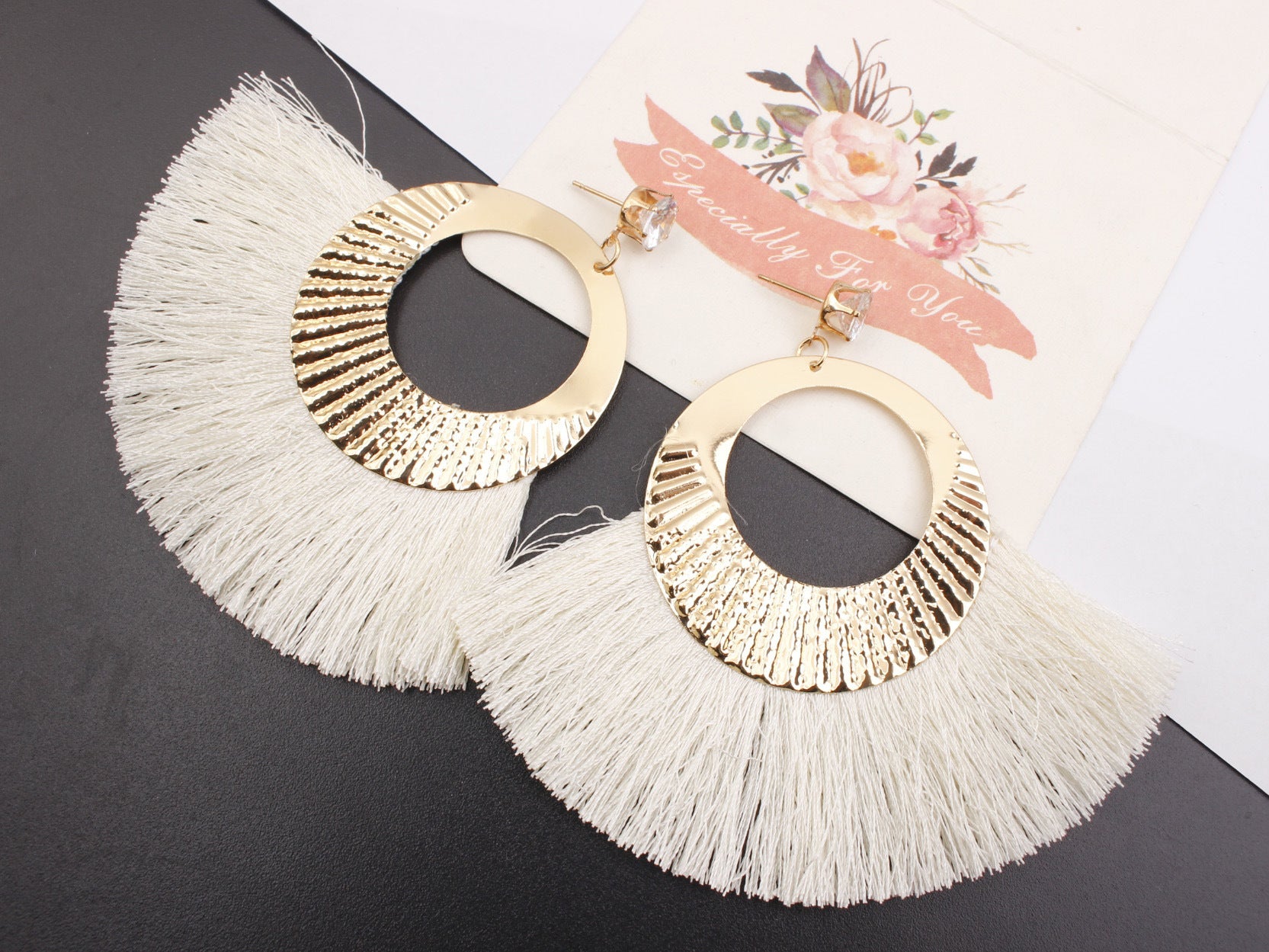 Women's Fringed Fan-shaped Gold Earrings With Rhinestones-Jewearrings