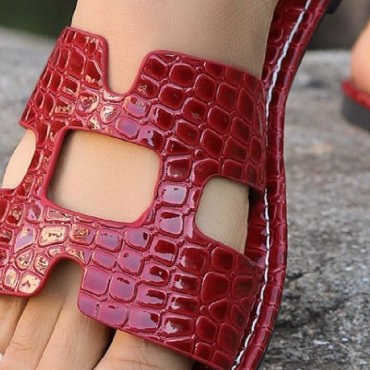 Crocodile Pattern Open-Toe PU Leather Sandals-Jewearrings