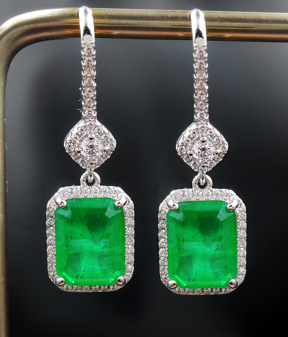 Retro Earrings With Emerald Color-Jewearrings