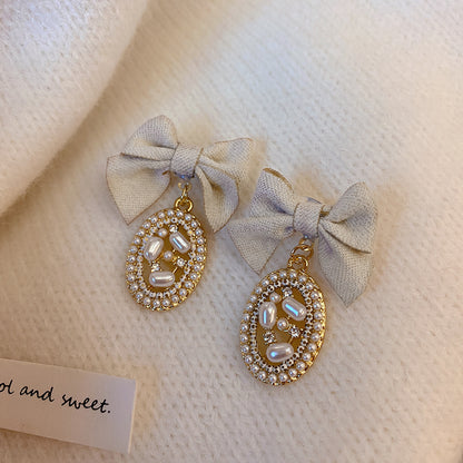 Light Luxury Retro Small Fragrance Bow Pearl Earrings-Jewearrings