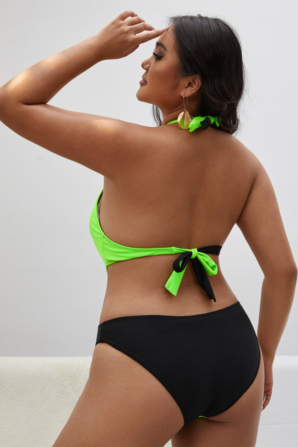 Plus Size Contrast Halter Neck Tied One-Piece Swimsuit-Jewearrings