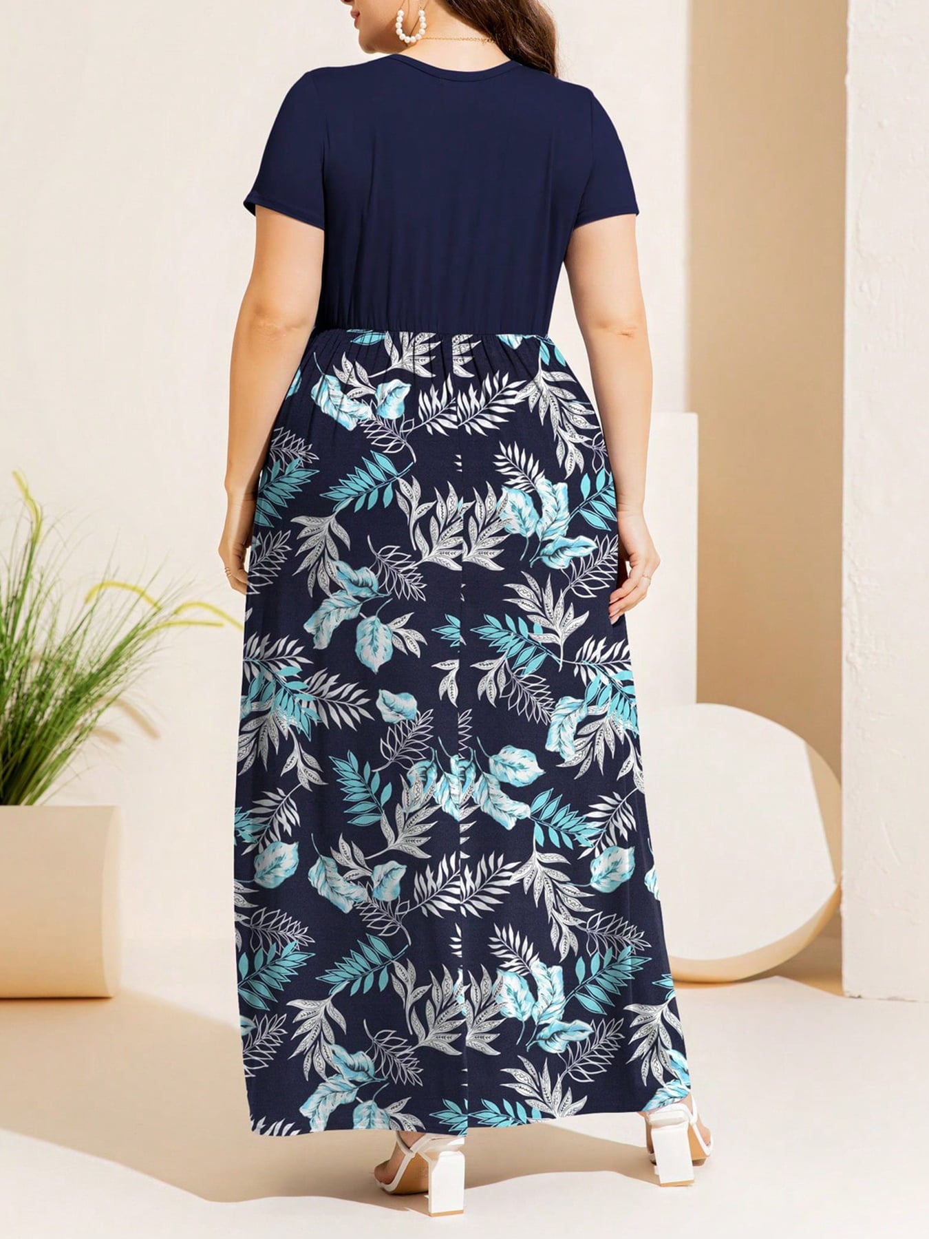 Plus Size Printed Round Neck Short Sleeve Maxi Dress-Jewearrings