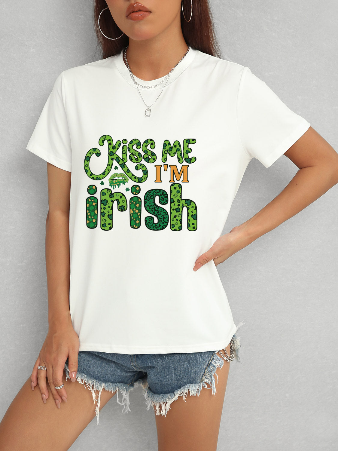 KISS ME I'M IRISH Round Neck T-Shirt-Jewearrings