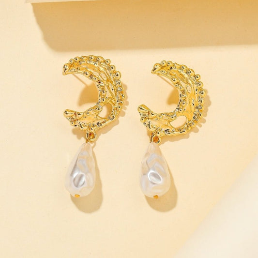 Baroque Drop-shaped Pearl Bump Moon Earrings-Jewearrings