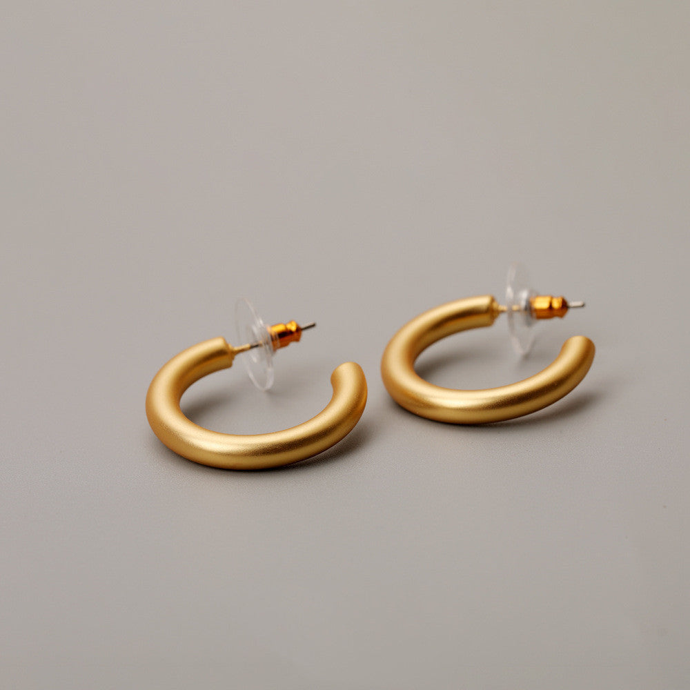 European And American Simple Atmospheric Circle Stud Earrings-Jewearrings