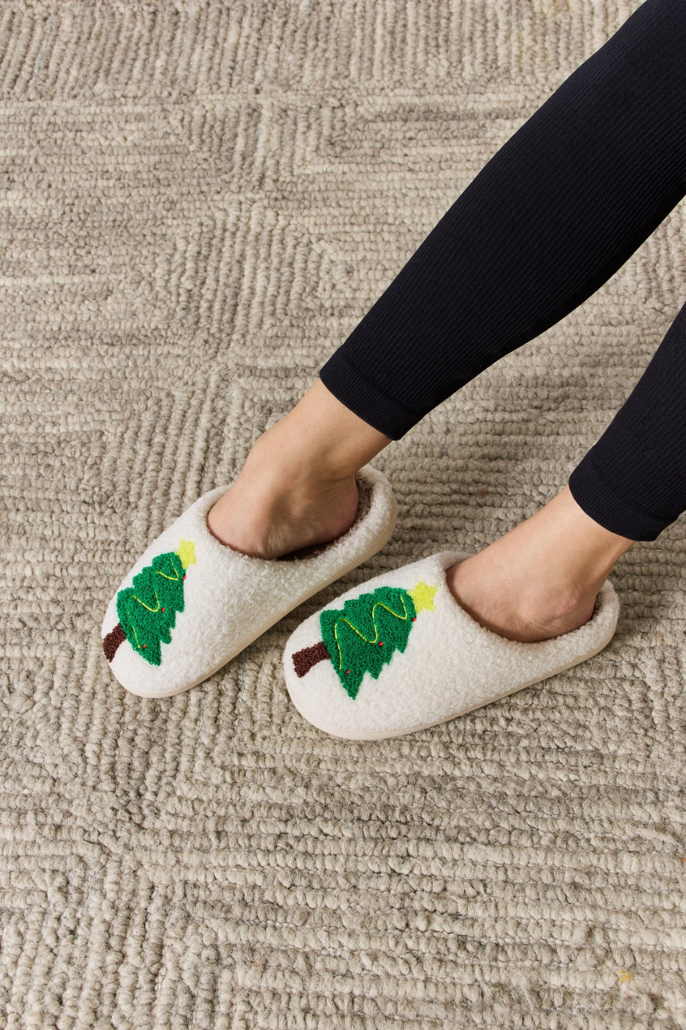 Melody Christmas Tree Cozy Slippers-Jewearrings