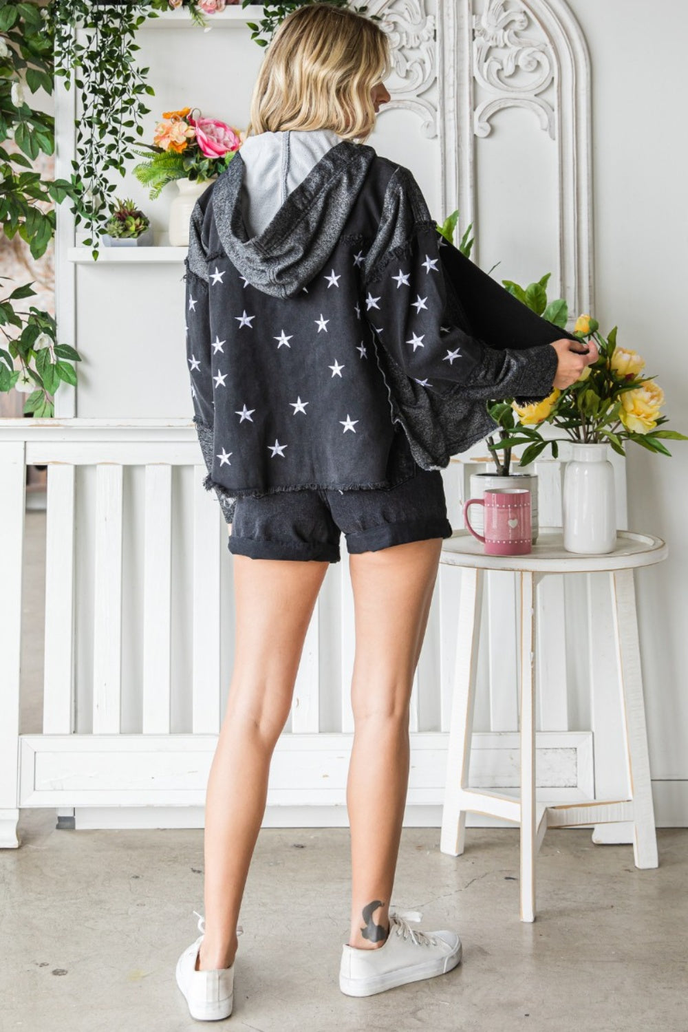 Veveret Star Embroidered Hooded Denim Jacket-Jewearrings