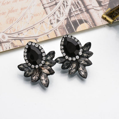 Black flower-shaped diamond stud earrings-Jewearrings