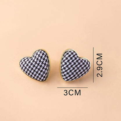 Black White Houndstooth Earrings Big Heart Corduroy Stud Earrings For Women-Jewearrings