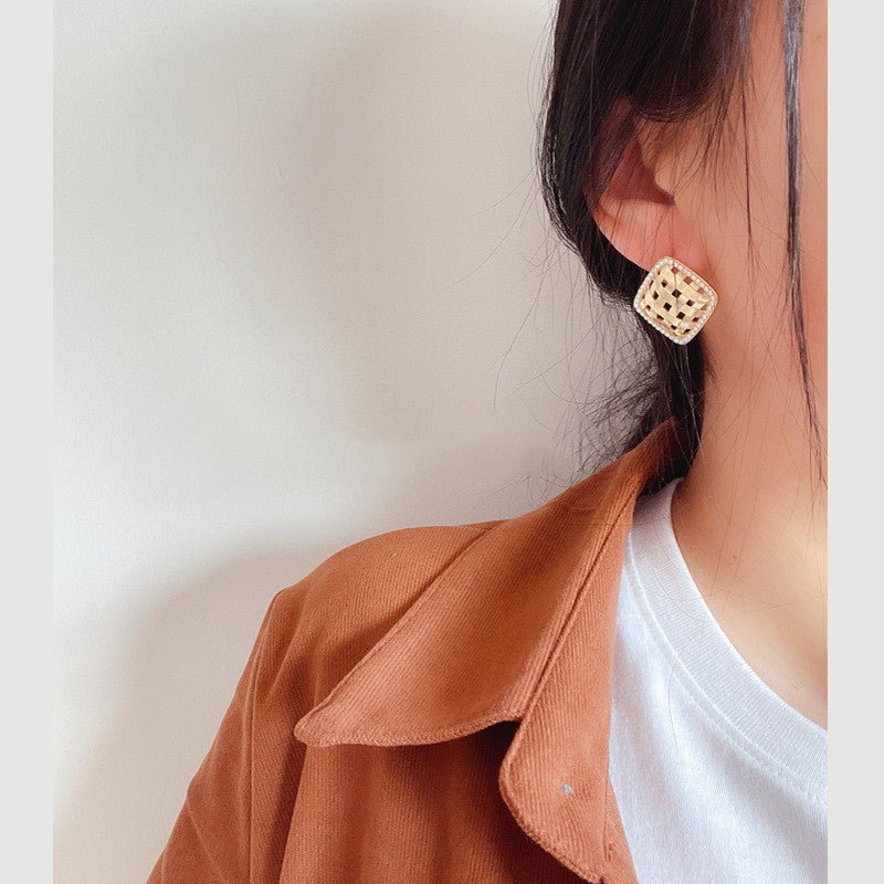 Brass Plating 14k Gold European And American Bloggers Geometric Three-dimensional Woven Square Earrings-Jewearrings