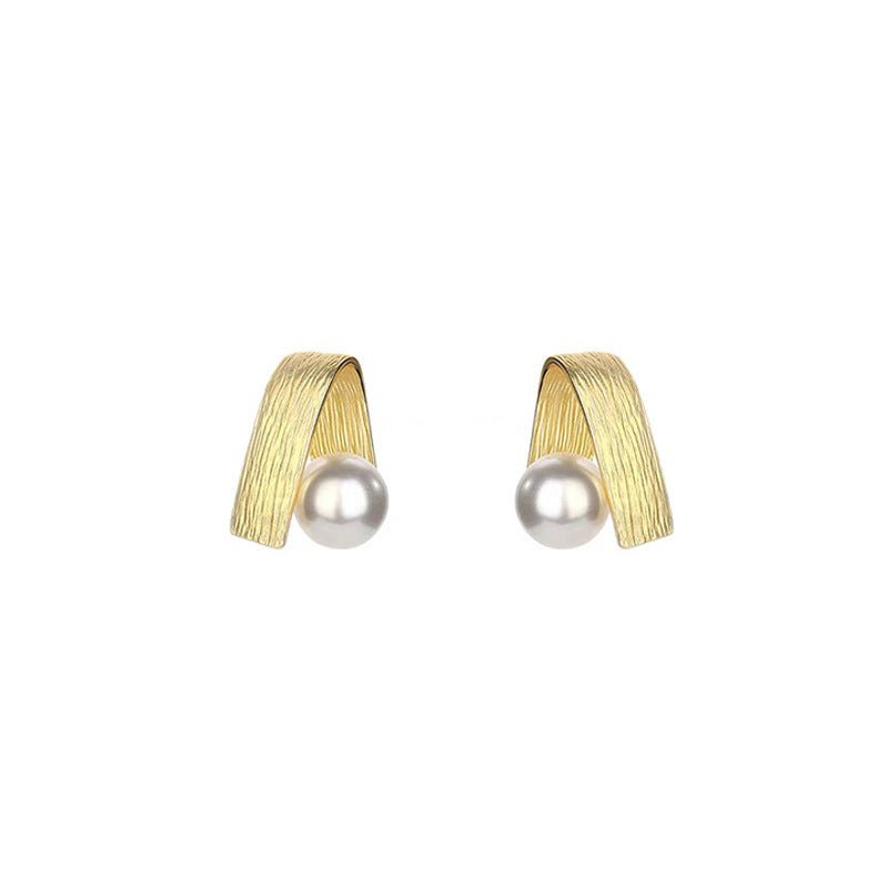 Brushed gold pearl earrings-Jewearrings