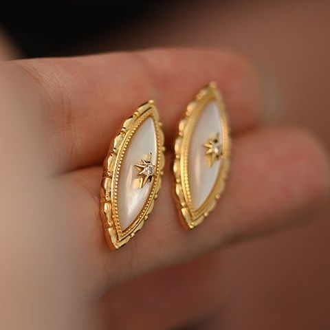 Retro 925 Silver Needle Natural Fritillary Stud Earrings-Jewearrings