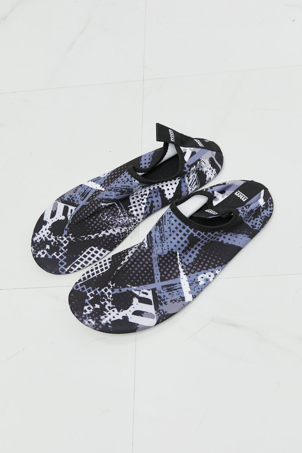 MMshoes On The Shore Water Shoes in Black Pattern-Jewearrings