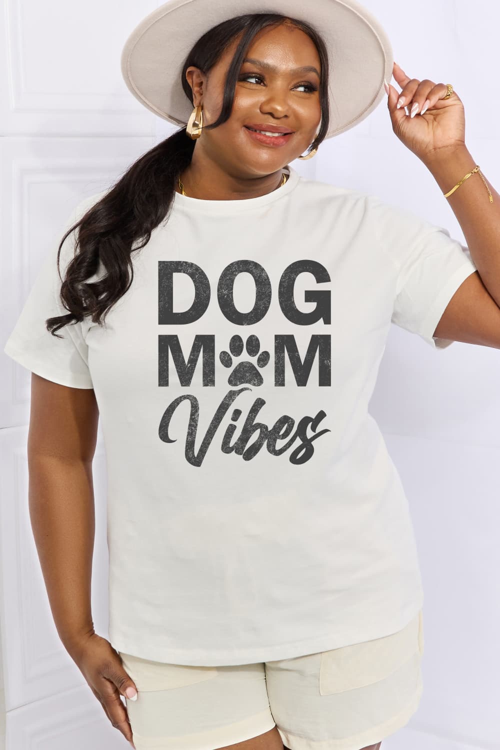 Simply Love Full Size DOG MOM VIBES Graphic Cotton Tee-Jewearrings