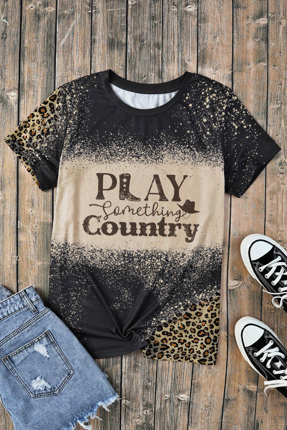 PLAY SOMETHING COUNTRY Graphic Leopard Tee-Jewearrings