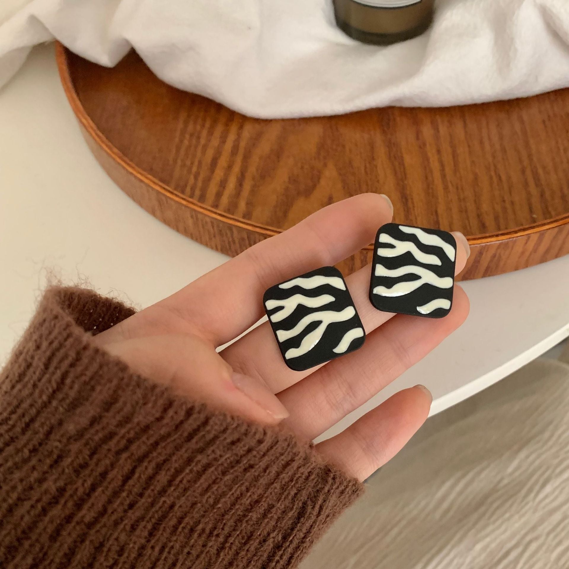 Women's Fashion Silver Pin Black And White Striped Geometric Square Stud Earrings-Jewearrings