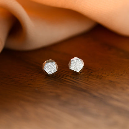 Women's Fashionable Simple Pure Silver Stud Earrings-Jewearrings