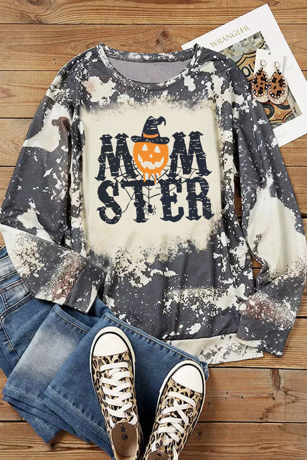 Round Neck Long Sleeve MOMSTER Graphic Sweatshirt-Jewearrings