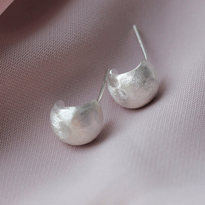 Fashion Petite Brushed Frosted Curved Earrings In Sterling Silver-Jewearrings