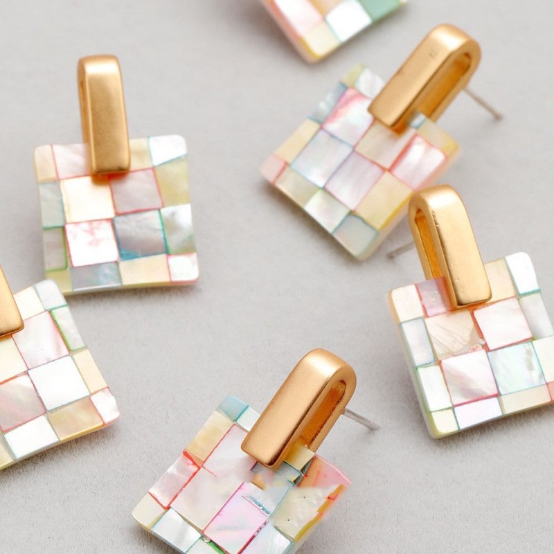 Colorful Shell Earrings Girls Elegant Commuter Geometric Plaid Stud-Jewearrings