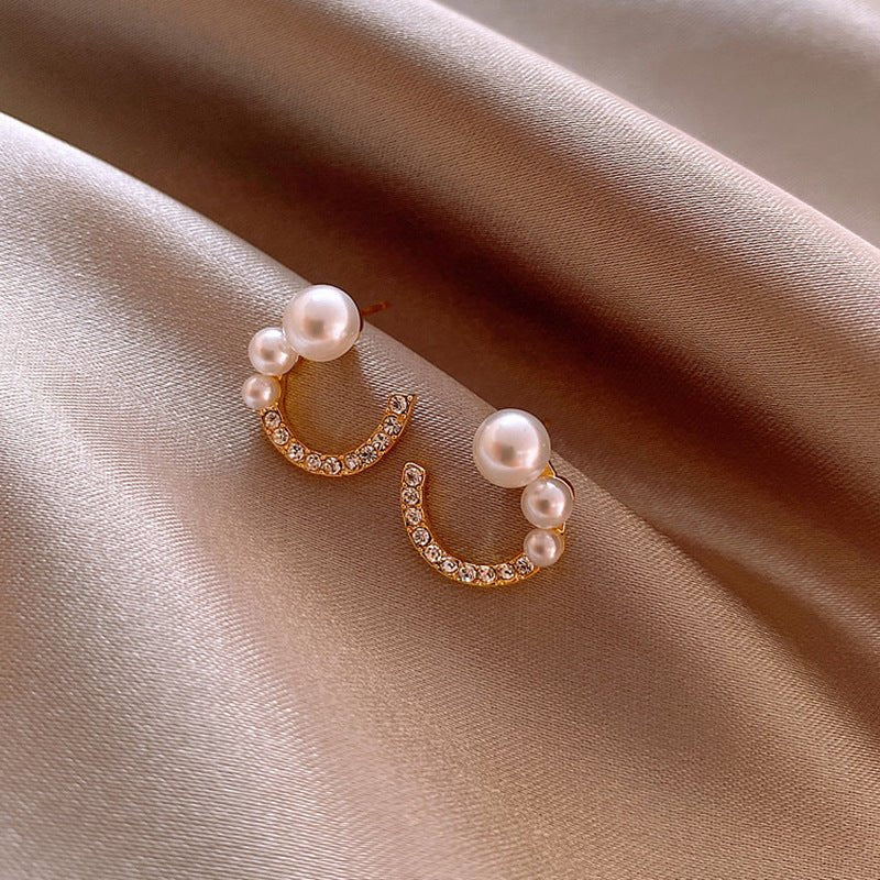 Creative Diamond-Studded Pearl C-Shaped Earrings-Jewearrings