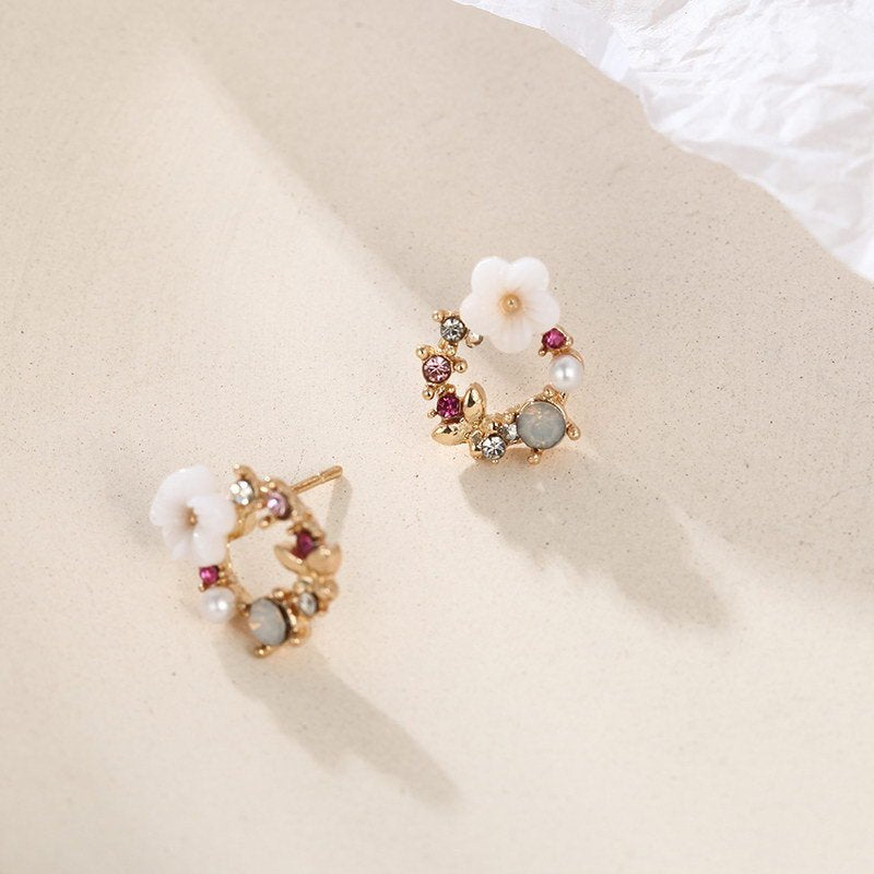 Cute Korean Personality Small Flower Stud Earrings For Women Temperament Simple Fashion Metal Female Stud Earrings-Jewearrings