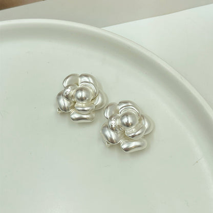 Small Fragrance Camellia Stud Earrings Retro Elegant Middle Age-Jewearrings