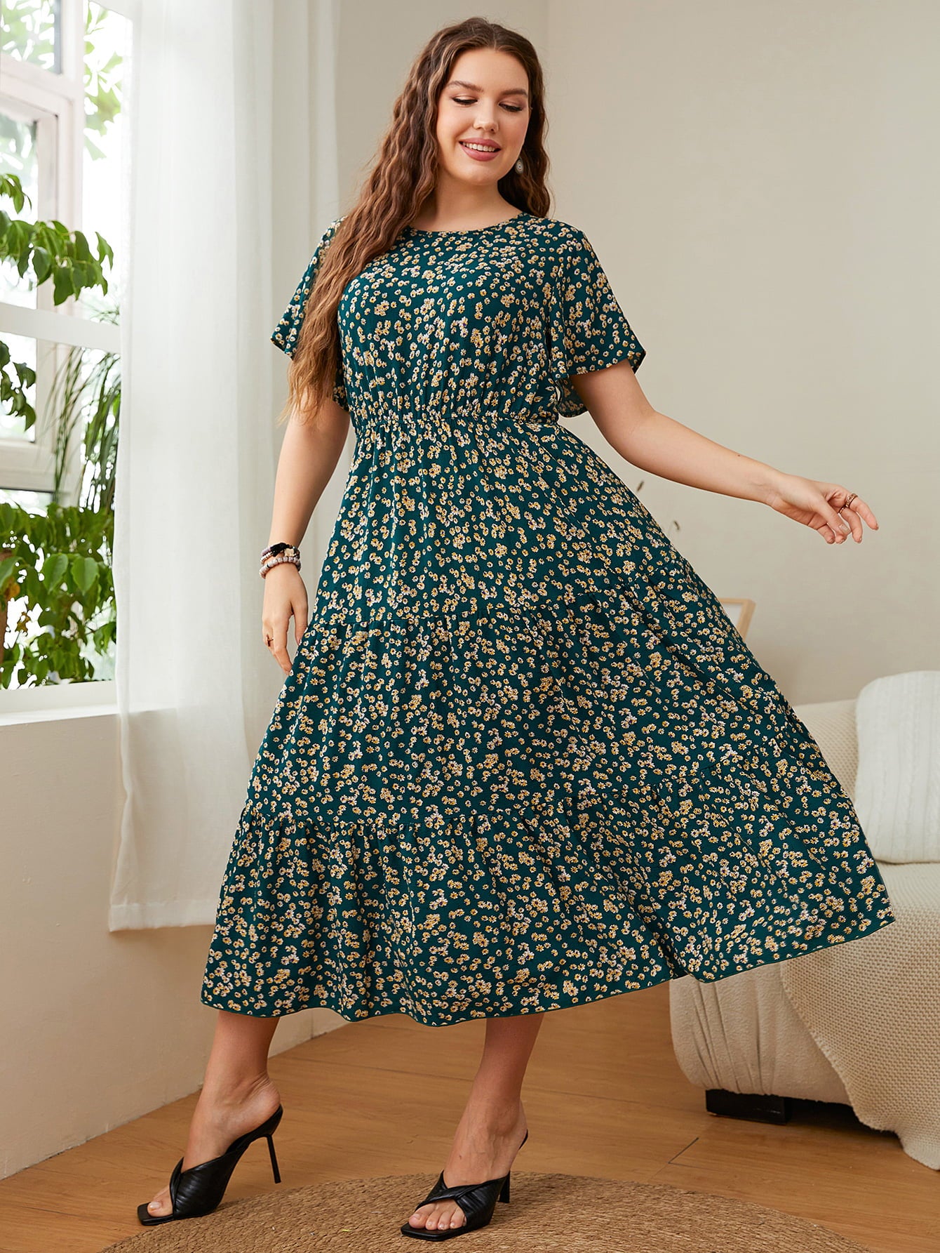 Plus Size Floral Round Neck Short Sleeve Midi Dress-Jewearrings