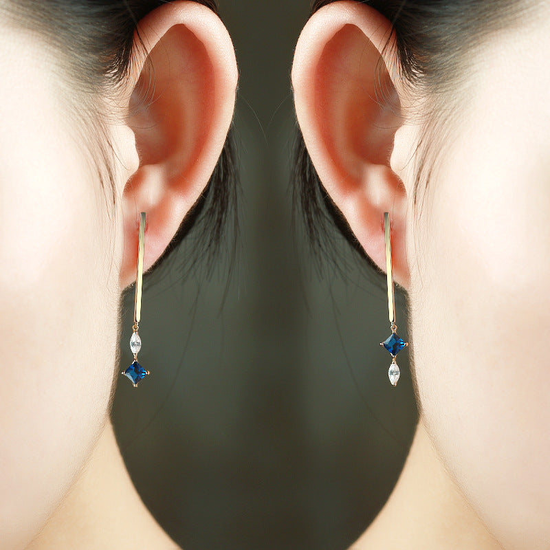 Stylish Silver Stud Earrings Inlaid With Zircons-Jewearrings