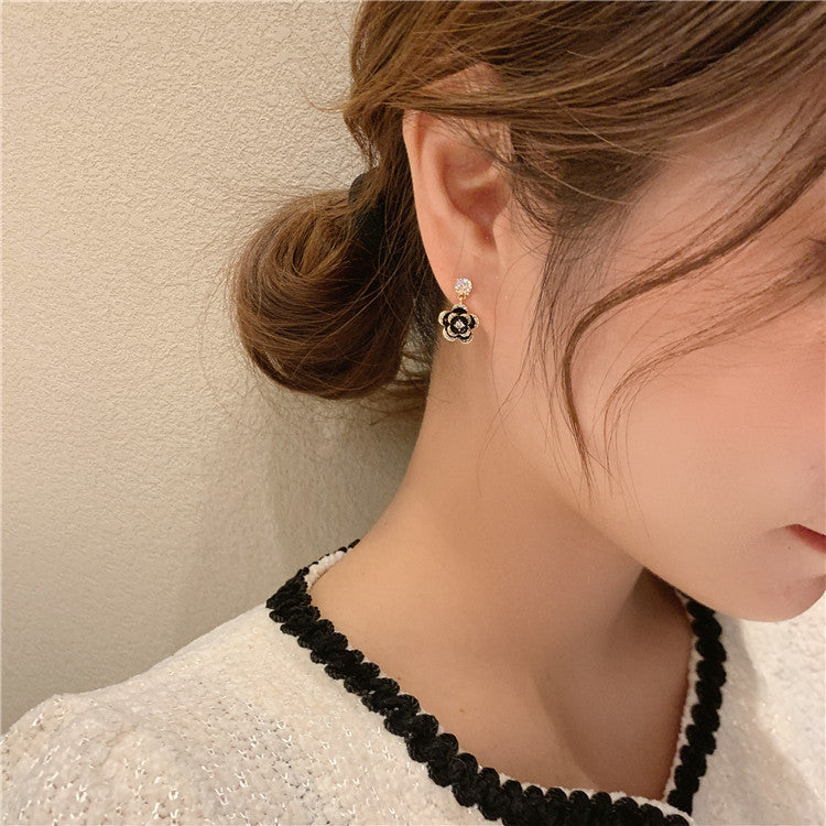 925 Silver Needle Dongdaemun Flower Heart-shaped Small And Simple Female Stud Earrings-Jewearrings